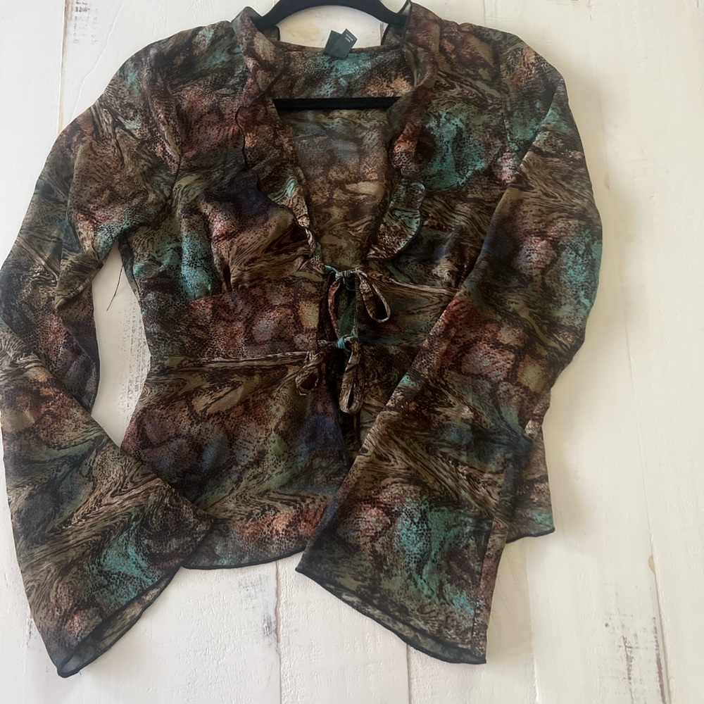 Lowcut Mesh Blouse